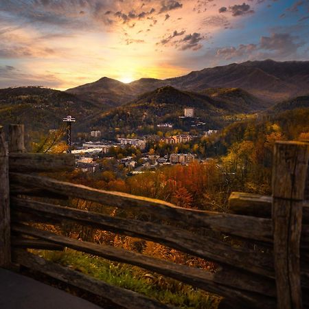 Four Bears Den, Hot Tub, 1089 Of Free Attraction Tickets For Each Paid Day, Dollywood And More Гетлинбург Екстериор снимка