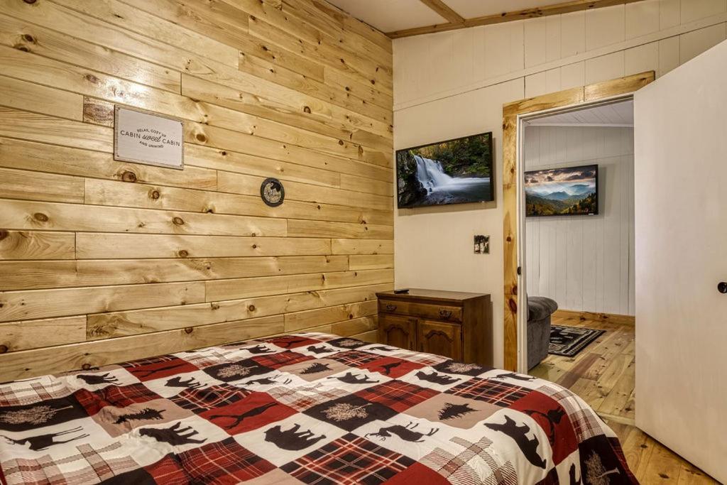 Four Bears Den, Hot Tub, 1089 Of Free Attraction Tickets For Each Paid Day, Dollywood And More Гетлинбург Екстериор снимка