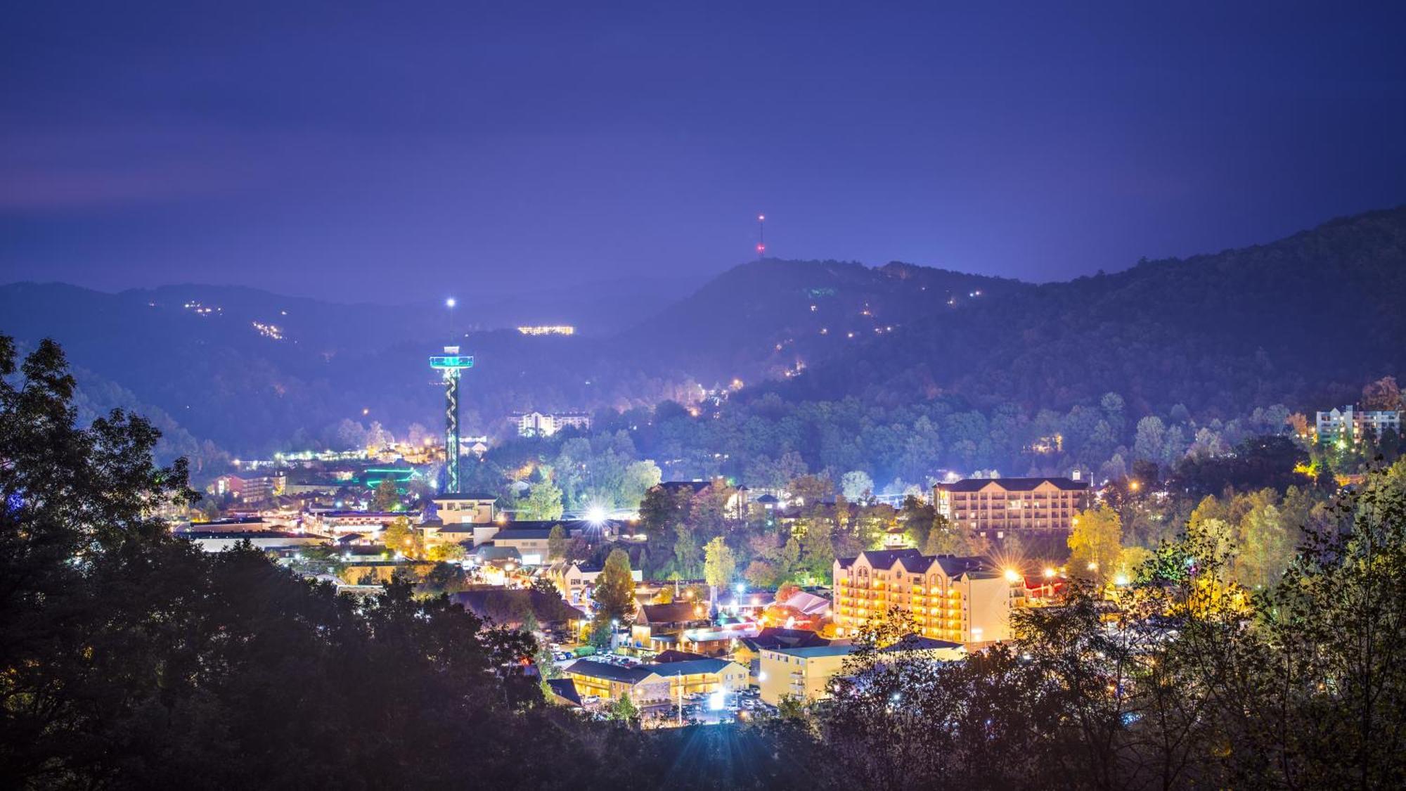 Four Bears Den, Hot Tub, 1089 Of Free Attraction Tickets For Each Paid Day, Dollywood And More Гетлинбург Екстериор снимка